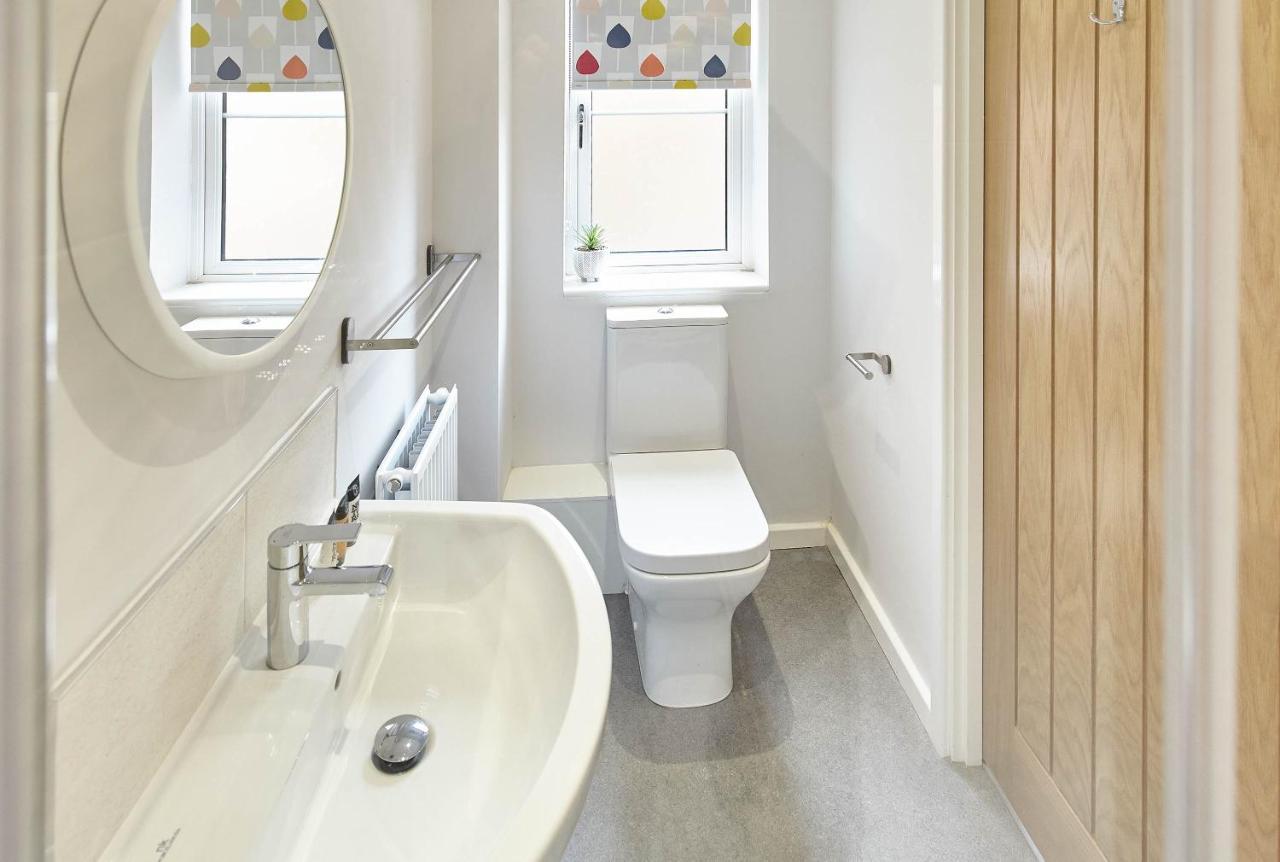 Host & Stay - Mallard Cottage Whitby Bagian luar foto